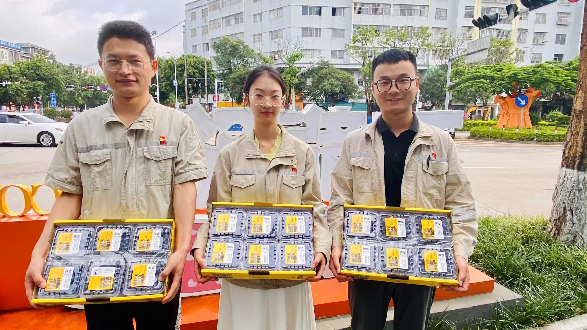 云南公司：消费促帮扶 产销助振兴 (1).jpg